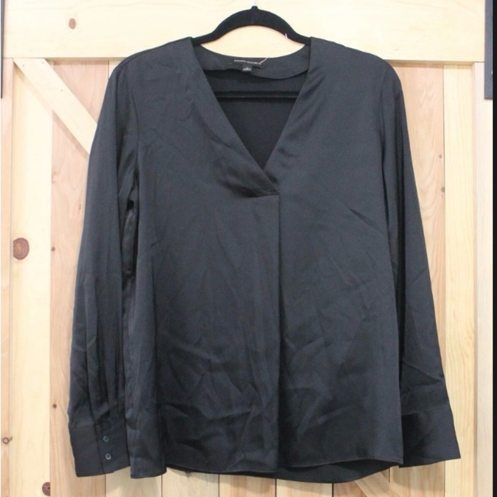 Banana Republic women's size XL Blouse long sleeves V-Neck Black